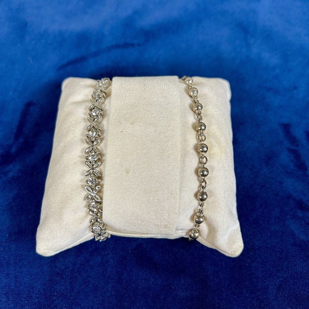 Set of two Women's Silver Tone Bracelets 7 1/2 Inch Napier